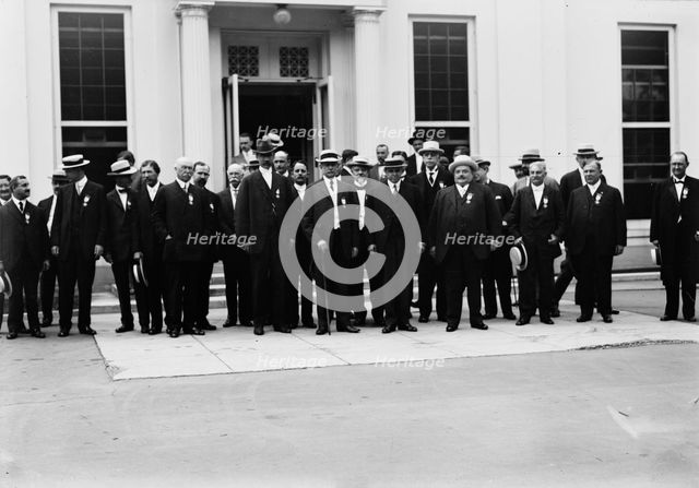 Taft and Notification Comm. at White House, 1912. Creator: Bain News Service.