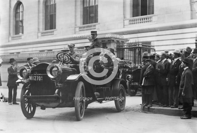 Taft's Auto leaving N.Y. Public Library, between c1910 and c1915. Creator: Bain News Service.