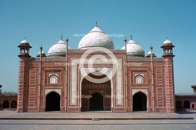 Taj Mahal Mosque, Agra, India.  Creator: Vivienne Sharp.