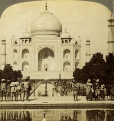 Taj Mahal, Agra, Uttar Pradesh, India.Artist: Underwood & Underwood