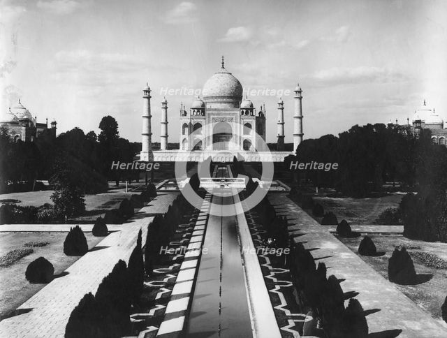 Taj Mahal, Agra, Uttar Pradesh, India, late 19th or early 20th century. Artist: Unknown