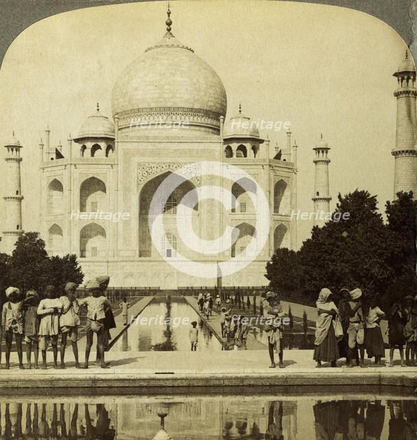 Taj Mahal, Agra, Uttar Pradesh, India.Artist: Underwood & Underwood