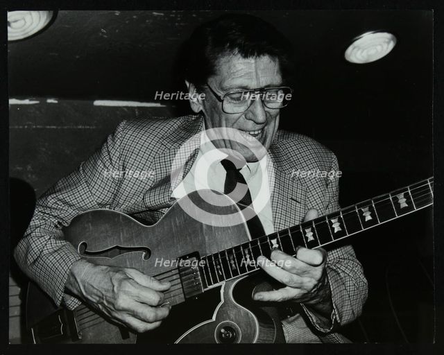Tal Farlow playing the guitar at The Bell, Codicote, Hertfordshire, 18 May 1986. Artist: Denis Williams