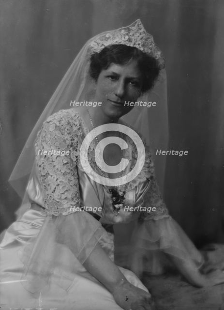 Talcott, J.F., Mrs., portrait photograph, 1917 May 9. Creator: Arnold Genthe.