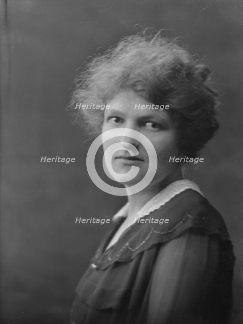 Tallman, Miss, portrait photograph, 1916 or 1917. Creator: Arnold Genthe.