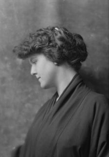 Talmadge, Laurene, Miss, portrait photograph, 1914 Apr. 11. Creator: Arnold Genthe