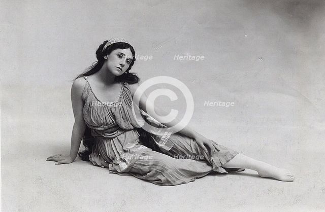 Tamara Karsavina as Echo in the Ballet Narcisse by N. Tcherepnin, 1912.