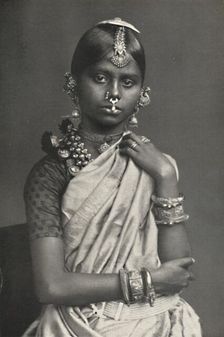 Tamulin mit Schmuck 1926