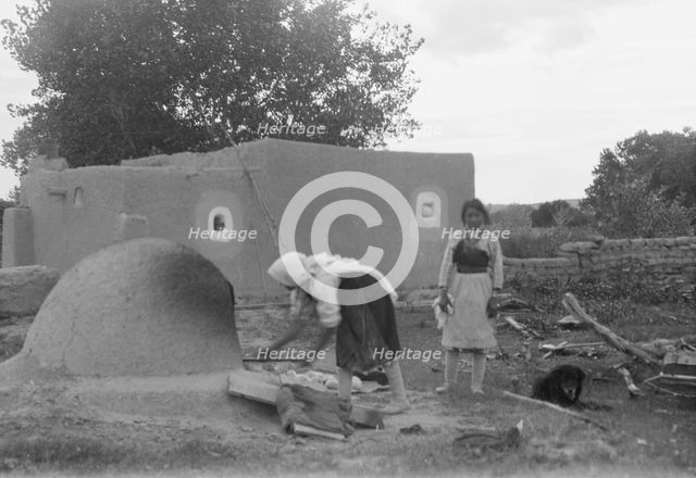 [Taos Pueblo, New Mexico], between 1899 and 1928. Creator: Arnold Genthe.