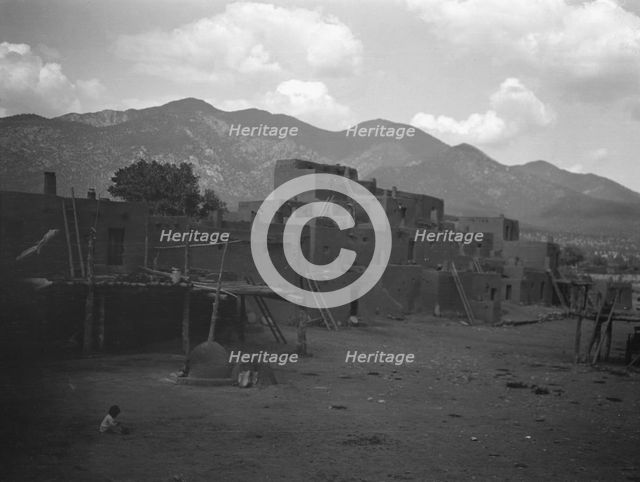 [Taos Pueblo, New Mexico], between 1899 and 1928. Creator: Arnold Genthe.