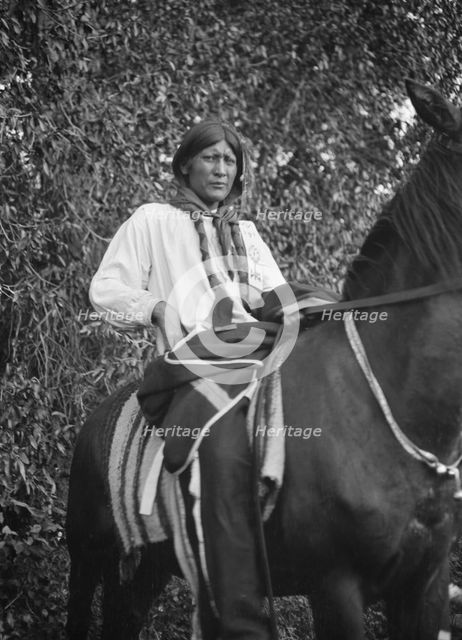 [Taos Pueblo, New Mexico], between 1899 and 1928. Creator: Arnold Genthe.