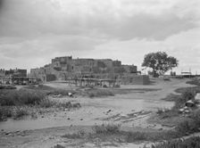 [Taos Pueblo, New Mexico], between 1899 and 1928. Creator: Arnold Genthe