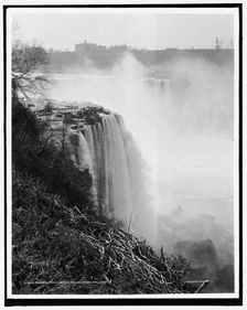 Tarrapin i.e. Terrapin Point, Horseshoe Falls, Niagara Falls, N.Y., c.between 1900 and 1910. Creator: Unknown