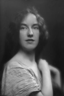 Tarvan, Miss, portrait photograph, 1912 Nov. 22. Creator: Arnold Genthe