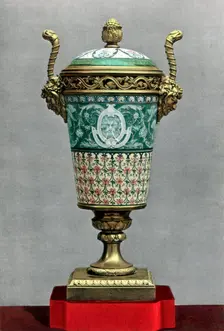 Tasse a La Reine 1889