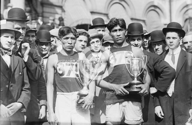 Tewanima (winner), Arquette (came in 5th), 1911. Creator: Bain News Service.