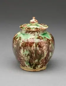 Tea Caddy, Staffordshire, 1740/50. Creator: Staffordshire Potteries