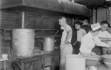 Teaching army cooks, Pratt Institute, 1917. Creator: Bain News Service