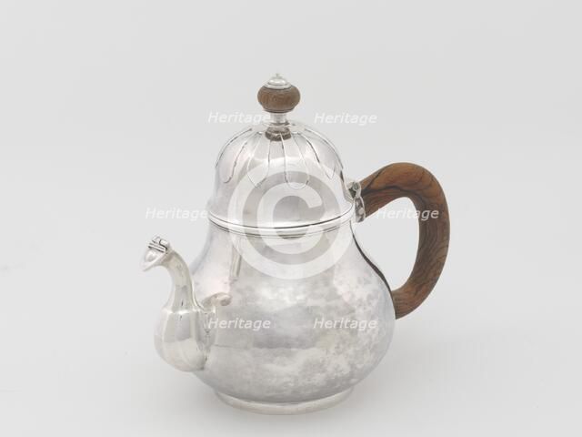 Teapot, 1715/25. Creator: Jacob Marius Groen.