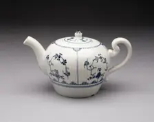 Teapot, Weesp, 1761/64. Creator: Weesp Porcelain Factory