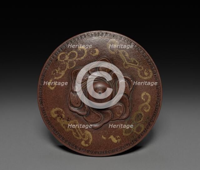 Teapot with Gold Leaf Landscape and Imperial Poem (lid), 1762-95. Creator: Unknown.