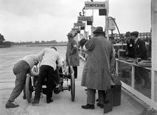 Temperino of JS Wood in the pits at the JCC 200 Mile Race, Brooklands, Surrey, 1921. Artist: Bill Brunell