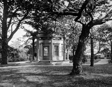 Temple of the Sun, Kew Gardens, Richmond, London, before 1916. Artist: Alfred Newton & Sons