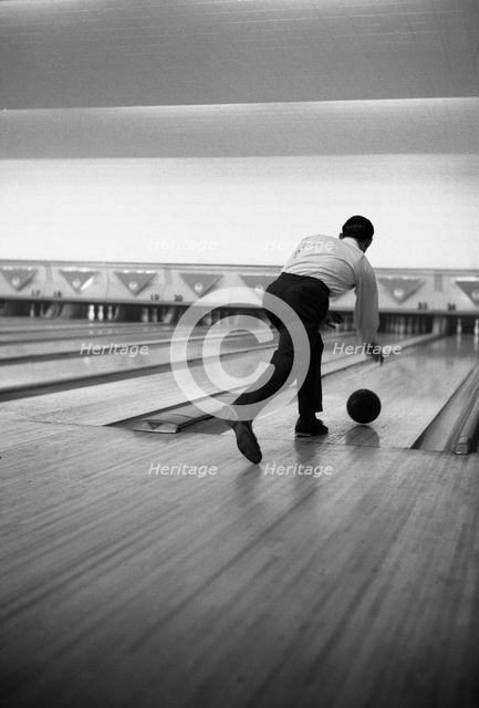 Ten pin bowling, Sheffield, South Yorkshire, 1964. Creator: Michael Walters.