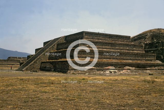 Teotihuacan, stepped pyramid finished on a platform that, when explored, the building of the Quet…