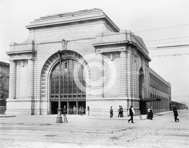 Terminal station, New Orleans, La., between 1910 and 1920. Creator: Unknown.