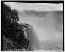Terrapin Pt. Point, and the Horseshoe Falls, Niagara, c.between 1905 and 1915. Creator: Unknown