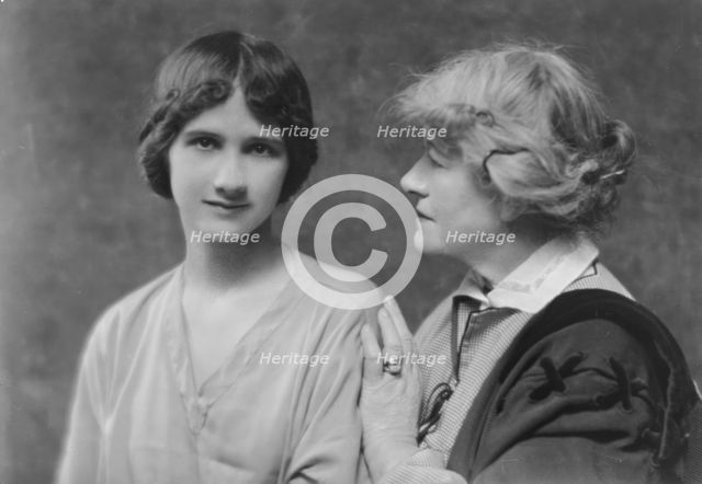 Terry, Ellen, Miss, and Anna Duncan, portrait photograph, 1915. Creator: Arnold Genthe.