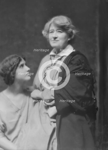 Terry, Ellen, Miss, and Anna Duncan, portrait photograph, 1915. Creator: Arnold Genthe.