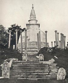 Thuparama Dagoba zu Anuradhapura 1926