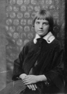Thacher, Mary D., portrait photograph, 1915 Nov. 6. Creator: Arnold Genthe