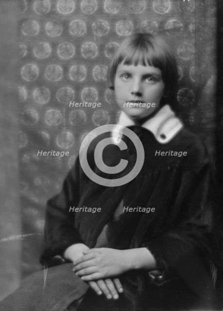 Thacher, Mary D., portrait photograph, 1915 Nov. 6. Creator: Arnold Genthe.