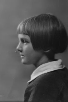 Thacher, Mary D., portrait photograph, 1915 Nov. 6. Creator: Arnold Genthe