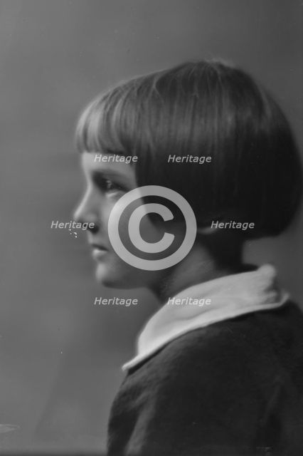 Thacher, Mary D., portrait photograph, 1915 Nov. 6. Creator: Arnold Genthe.