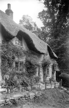 Thatched cottage in Studland, Dorset, c1900. Artist: Farnham Maxwell Lyte