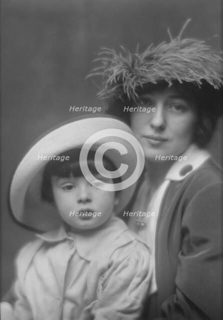 Thaw, Evelyn Nesbit, Mrs., and boy, portrait photograph, 1913. Creator: Arnold Genthe.