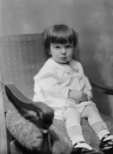 Thaw, Evelyn Nesbit, Mrs., boy of, portrait photograph, 1913. Creator: Arnold Genthe