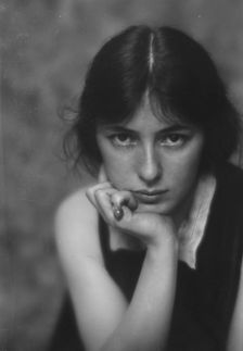 Thaw, Evelyn Nesbit, Mrs., portrait photograph, between 1913 and 1942. Creator: Arnold Genthe