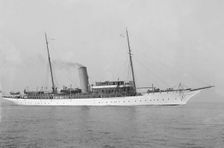 The 142 ton steam yacht Sapphire under way, 1920. Creator: Kirk & Sons of Cowes