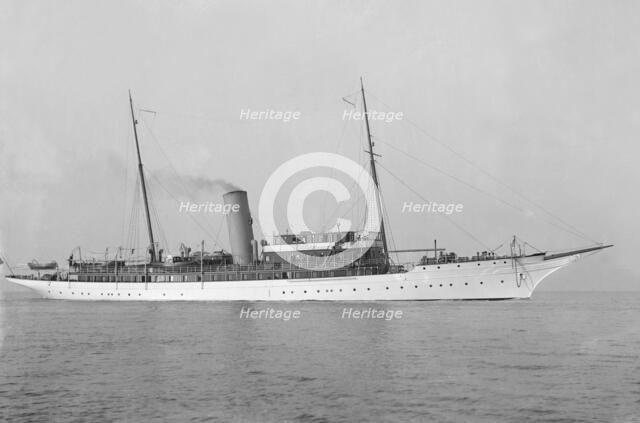 The 142 ton steam yacht 'Sapphire' under way, 1920. Creator: Kirk & Sons of Cowes.