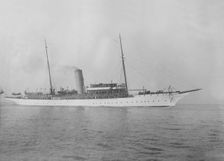 The 142 ton steam yacht Sapphire under way. Creator: Kirk & Sons of Cowes