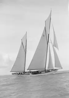 The 147 ton ketch Thendara sailing upwind. 1939. Creator: Kirk & Sons of Cowes