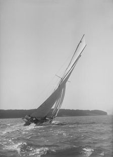 The 15 Metre cutter Ostara sailing close-hauled, 1911. Creator: Kirk & Sons of Cowes