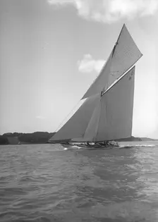 The 15 Metre cutter Paula II close-hauled, 1911. Creator: Kirk & Sons of Cowes