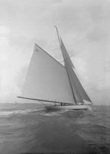 The 15 Metre cutter Paula II close-hauled, 1911. Creator: Kirk & Sons of Cowes