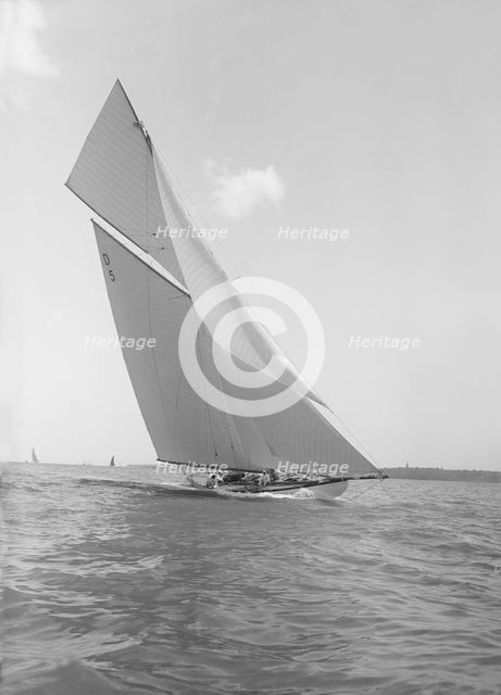 The 15 Metre 'Hispania' sailing close-hauled, 1911. Creator: Kirk & Sons of Cowes.